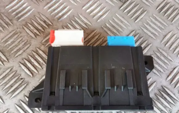 Peugeot 208 Other control units/modules 9800559580