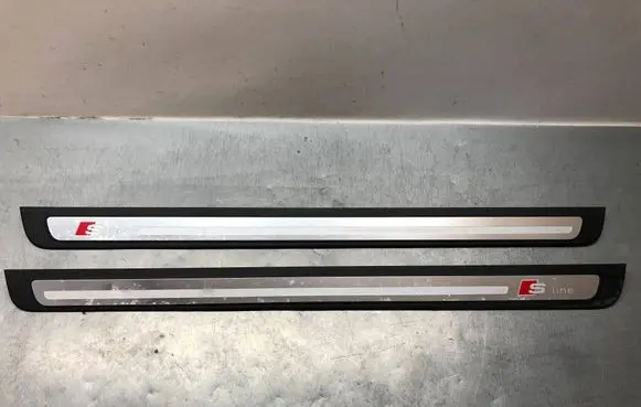 Audi A5 8T 8F Front sill trim cover 8T0853374