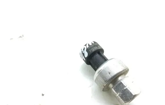 Opel Astra K Air conditioning (A/C) pressure sensor 13587668
