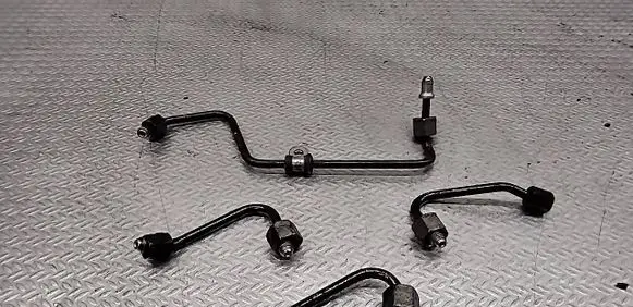 Mitsubishi Colt Fuel injector supply line/pipe 