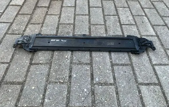Radiator mount bracket