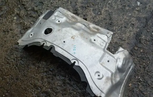 Mercedes-Benz C W204 Heat shield in engine bay A2046280555