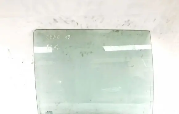 Rear door window glass