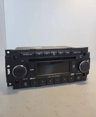 Chrysler 300 - 300C Radio/CD/DVD/GPS head unit P05064363AB