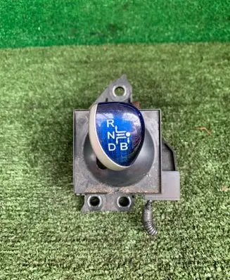 Toyota Prius (XW30) Gear shifter/selector 