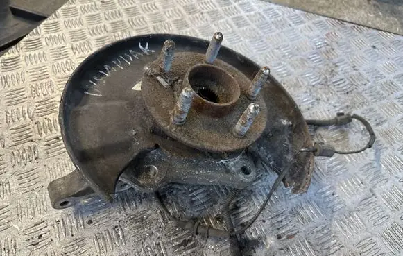 Opel Insignia A Front wheel hub