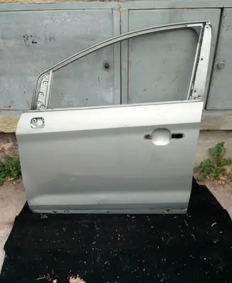 Ford Kuga I Front door