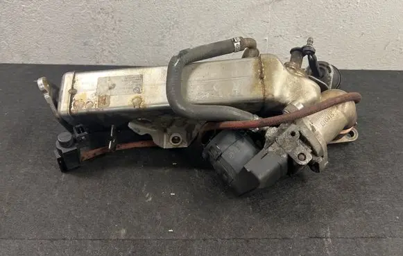 BMW 3 E90 E91 EGR valve cooler 7810751 123398AH