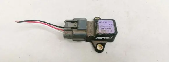 Nissan X-Trail T30 ESP acceleration yaw rate sensor 479308H300