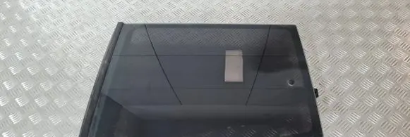 Nissan Terrano Rear side window