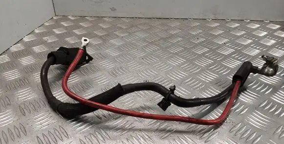 Skoda Octavia Mk2 (1Z) Positive cable (battery)