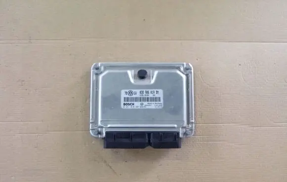 Volkswagen PASSAT B5 Engine control unit/module 0281010307