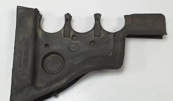 BMW 5 F10 F11 Radiator mount bracket 9119425