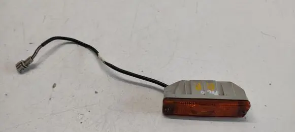 Volkswagen Polo II 86C 2F Front fender indicator light 3320017