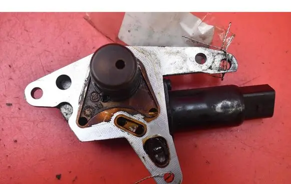 Audi A4 S4 B5 8D Sensor 06B103741D