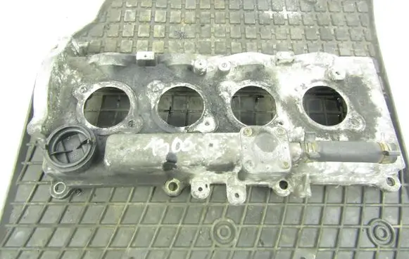 Opel Astra H Rocker cam cover 
