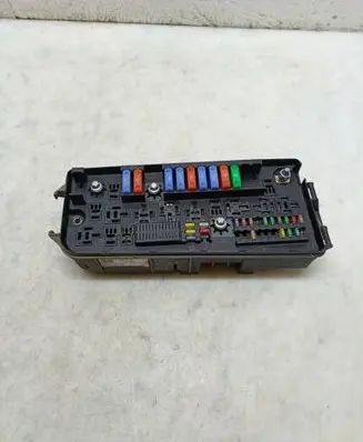 Opel Signum Fuse module 13144710 519067011 00084319