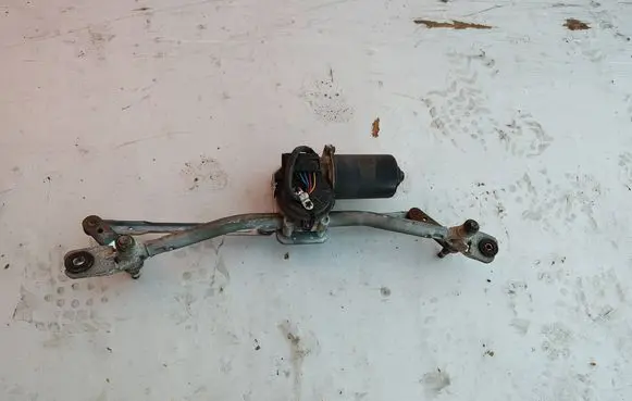 Hyundai ix35 Front wiper linkage and motor 