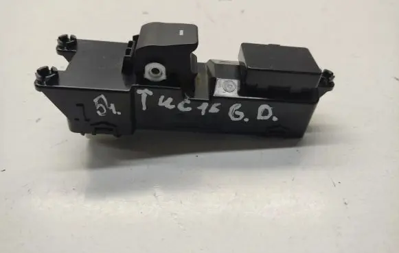 Hyundai Tucson TL Electric window control switch 93580D3131
