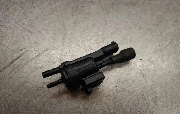 Mercedes-Benz E C207 W207 Valve vacuum 0025401497 48B43625B00