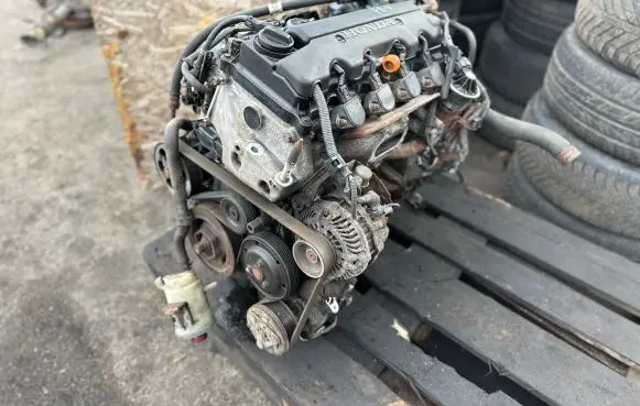 Honda FR-V Engine