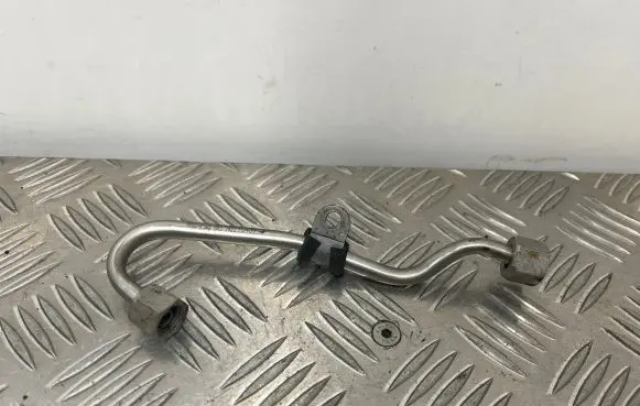 Audi A3 S3 8P Fuel injector supply line/pipe 03CAQ