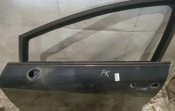 Seat Leon (1P) Front door glass trim molding