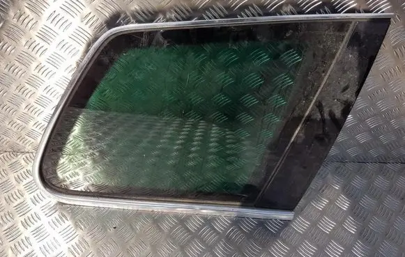 Volkswagen Touareg I Rear side window 7l6845298 as3