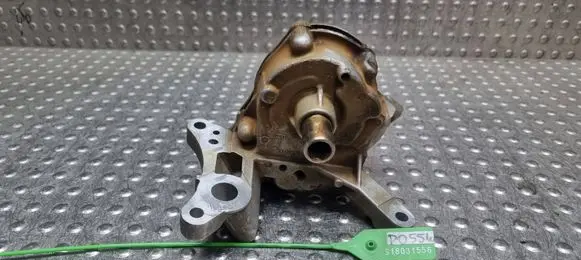 Audi A8 S8 D4 4H Oil pump S18031556 06E115105
