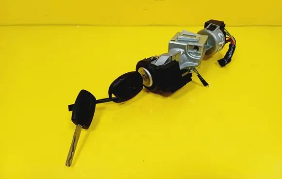 Ford Focus C-MAX Ignition lock 3M513F880AC