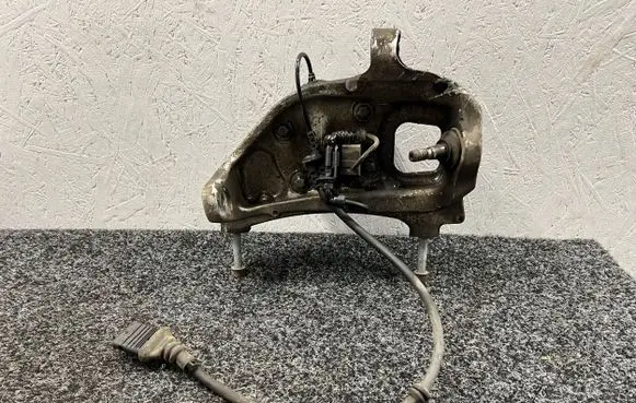 Mercedes-Benz AMG GT R190 C190 Front wheel hub 1903300