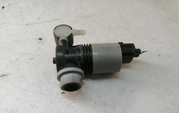 Toyota Auris E180 Windscreen/windshield washer pump 1020974 140714C 071594