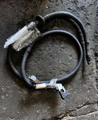 Jeep Grand Cherokee Positive cable (battery) 68148555AC