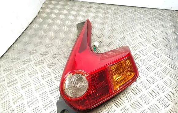 Nissan Juke I F15 Rear/tail lights