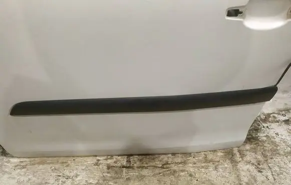 Citroen C4 I Picasso Front door trim (molding) 