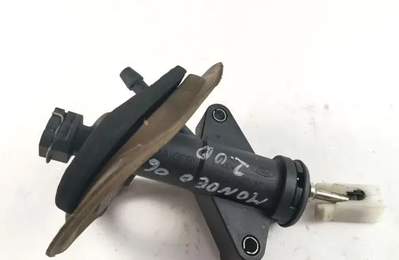 Ford Mondeo Mk III Clutch master cylinder 1S717A543AE