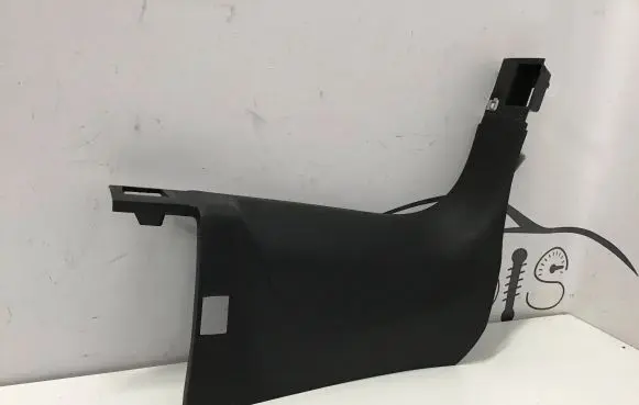 Foot area side trim