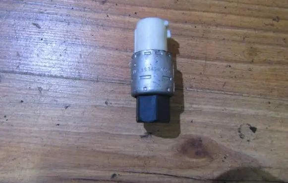 Ford Puma Air conditioning (A/C) pressure sensor 95bw19e561aa 95bw-19e561-aa