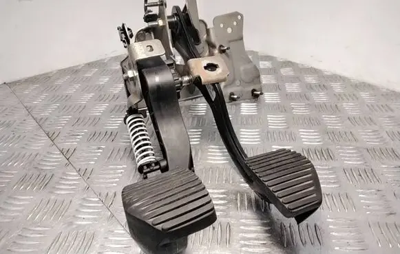 Citroen C4 I Pedal assembly 9653940880