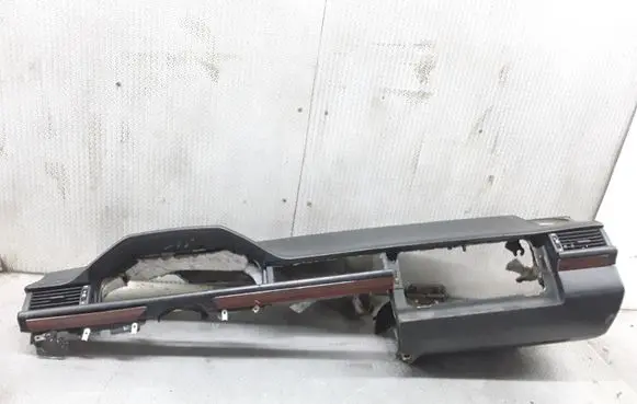 Mercedes-Benz E W124 Dashboard
