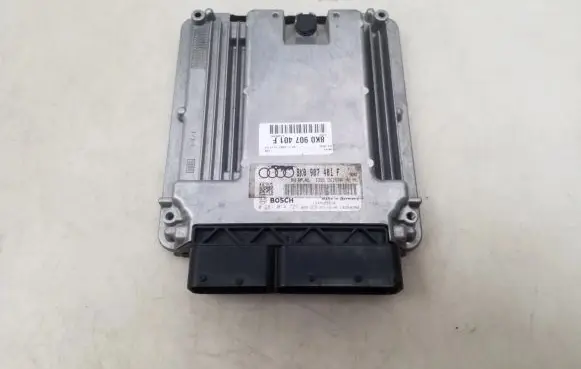 Audi A5 8T 8F Engine control unit/module 8K0907401F