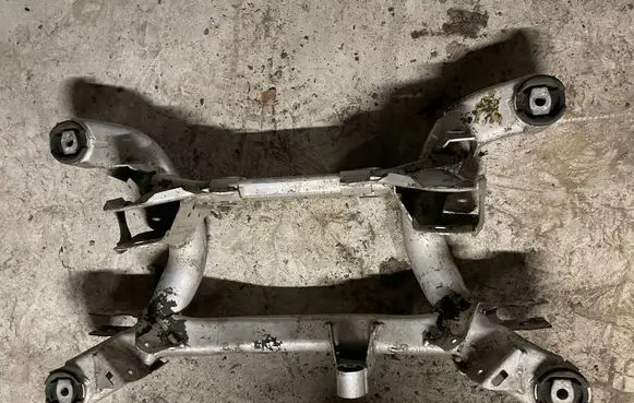 BMW 5 E39 Rear subframe 1097248