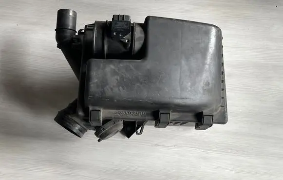 Volvo V70 Mass air flow meter 30713512