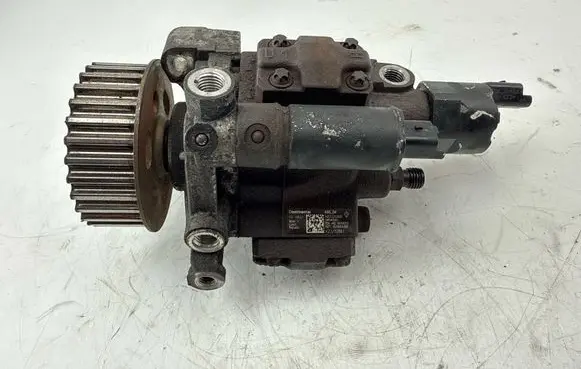 Renault Megane III Fuel injection high pressure pump A2C53252602