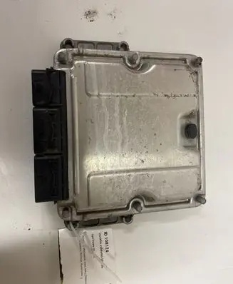 Opel Vivaro Engine control unit/module 0281011356 8200132198