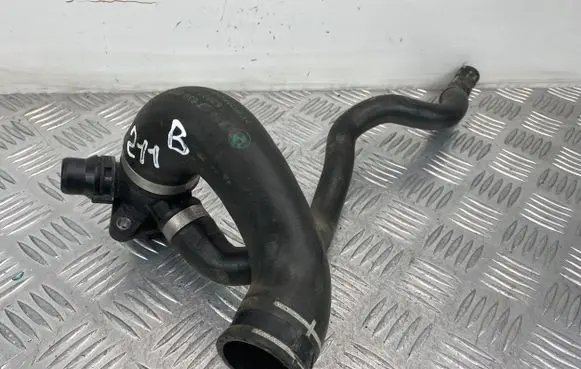 BMW X1 E84 Engine coolant pipe/hose 7639997