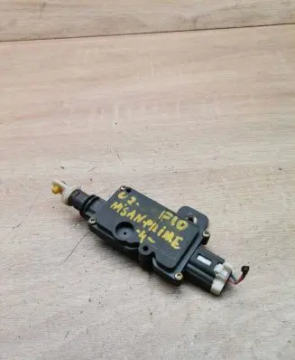 Nissan Primera Central locking motor 846809f500