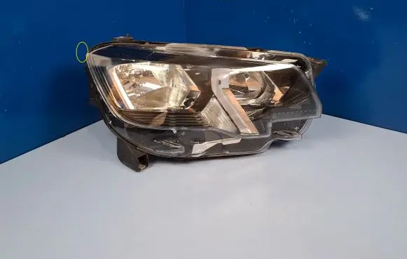 Peugeot Partner III Headlight/headlamp 9816826880 90146195