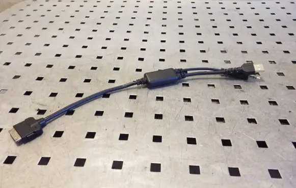 Audi Q5 SQ5 AUX in-socket connector 0440796