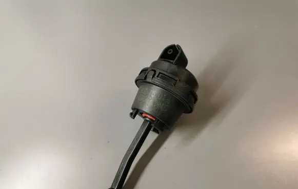 BMW X3 E83 Valve vacuum 11717803615 7803615